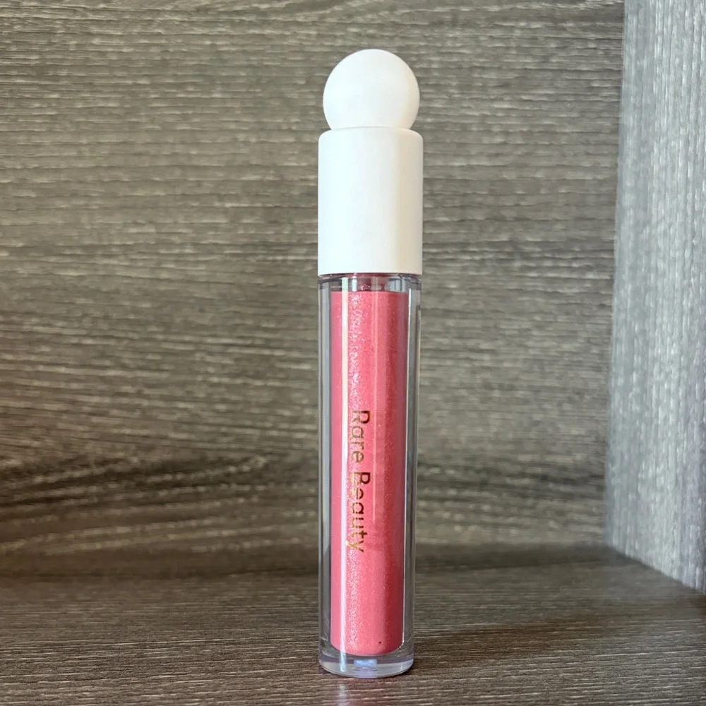 ❤️$12 NWT Rare Beauty Lip Gloss Shade Glimmer 3.3ml - Picture 1 of 6